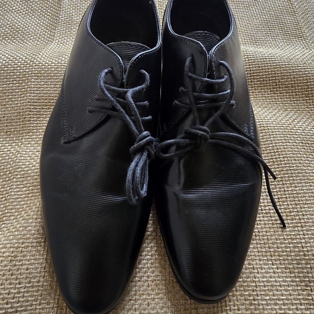Aldo Black Leather Oxfords Classic Lace-Up Design